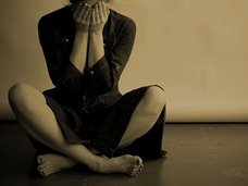 奇習! 未成熟な陰部を“ご開帳”する少女に男たちは… 村人による忌まわしき「陰毛観察会」の実態= 千葉県