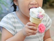 母乳アイス、うんこソーセージ、精液カクテルも! 人体の一部を使った7つの食品がヤバすぎる!