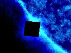 【衝撃動画】太陽付近に超巨大“キューブ型”UFO出現、SFが現実に! 地球攻撃を目論む「ボーグ・キューブ」か!?