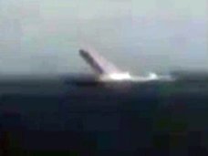 【衝撃映像】海面上で微動だにしない葉巻型UFO激撮!? 専門家「海で雲を作っているのでは……」=中国
