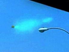 「緑色の煙」を散布するUFOが激写される! 放射線物質か? 有害化学物質含むケムトレイルの可能性も!?