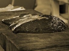 奇習! 生きた人間から肝臓を取り出し、村人全員でむさぼり食う伝統 ― 不老長寿の秘薬を求めて=鳥取県