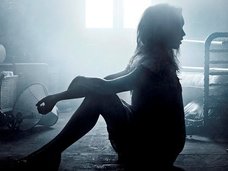 ホラー映画の金字塔『エクソシスト』がTVシリーズ化! 予告公開された「悪魔の360度動画」がマジで怖い