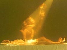 【ガチ】ついに臨死体験が科学の常識に!複数の物理学者「死んだら意識は宇宙に放出され、未知の世界に行く」