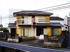 愛知の心霊屋敷「三角の家」を徹底取材!夫婦自殺、警察官の精神異常、幽霊出没、血まみれベッドの噂は本当か?