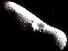 衝突疑惑の小惑星“エロス”に謎のゲートと彫刻をNASAが激写! 専門家「エイリアン基地の可能性」