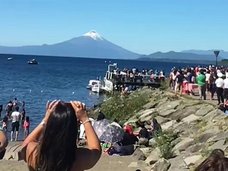 【衝撃映像】空軍機とUFOがニアミスの決定的瞬間! 数百人が同時目撃し大騒ぎに=チリ