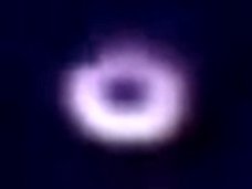 NASAが宇宙空間を泳ぎ回る「ドーナツ型クラゲ生物」の撮影に成功! 奇妙な軌道で急上昇!