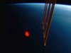 【衝撃動画】国際宇宙ステーションが謎の“赤い閃光”を激撮! 「宇宙生命体」か「レッドスプライト」か、議論紛糾!