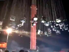 【閲覧注意】中国の殺人アトラクションで全員落下 ― 空中ブランコ崩壊で地面に叩きつけられる乗客たち
