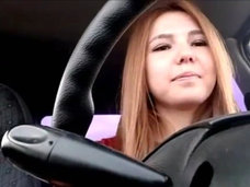 【閲覧注意】スマホの“ながら運転”で事故死したロシア美女! 即死の瞬間を収めたライブ配信映像が恐ろしすぎる!