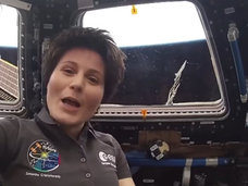 【ガチ】NASAの宇宙映像に「明らかに妙な動きの物体」がクッキリ! これは宇宙デブリではなく、UFOだ!