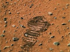 火星で「宇宙飛行士の足跡」が激写される!! 人類初の有人火星探査は80年前だった可能性も浮上!