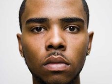 人種差別か、演出か……黒人男性を“黒焦げ遺体”役に起用したテレビ時代劇が再注目!