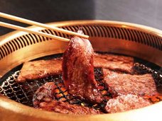 白ビキニ美女が接客してくれる「セクシー焼き肉店」 ネット民歓喜も……