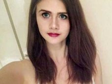 最低落札額は1,250万円! 18歳美女の処女がオークションにかけられる