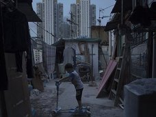 【絶望】香港の最貧民が暮らす“棺桶ハウス”が激狭! 国連もブチ切れ「人間の尊厳への侮辱」、中国格差社会の暗部