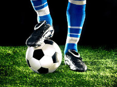 ロキソニンを服用してのスポーツは危険!サッカー選手の約7割が非ステロイド性抗炎症薬を服用!
