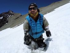 【感動】キリマンジャロを“這って登った”両手両足のない男カイル! 超過酷ミッションに挑んだ切なすぎる理由とは?