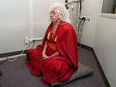 瞑想中のチベット仏教僧の脳波を調べてみたら大変なことになっていた! 瞑想が脳にもたらす7つの効能を徹底解説!
