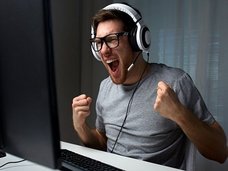 【朗報】ゲーマーは遅漏であることが研究で確定! 1日1時間のテレビゲームが早漏予防に効果的、ただし副作用も…