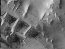 火星で発見された「古代都市の形跡」トップ4! 有名な人面岩からインカの街まで、世間をアッと言わせた光景たち!