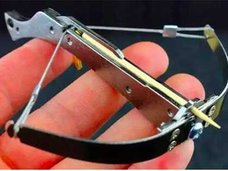 空き缶も貫通! 危険すぎる「つまようじボーガン」が中国の子どもたちの間で大流行中