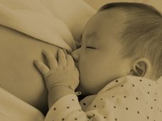 奇習! 妊婦の母乳を村の男衆が寄ってたかって堪能する「乳吸い村」 ― 旨い母乳を出し続ける女は…!=四国地方