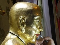 神奇! 1000年前に死んだ仏教僧の完全なるゴールデンミイラ仏! 医師驚愕「骨も脳も完璧に保存されている」