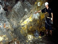 【衝撃】20億年前の「古代原子炉」がアフリカに存在した! ノーベル賞科学者も証言「人工物としか思えない」