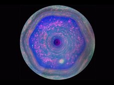 土星の北極に形成された「超巨大6角形ヘキサゴン」の謎! 色・形・精巧さ…すべて怪しい、UFO基地かイルミナティのシンボルか?