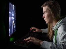 ゲーム脳の最終形態「FPS脳」がヤバすぎる! 脳が縮み、うつ病・PTSD・アルツハイマー病リスクを爆アゲ!(最新研究)