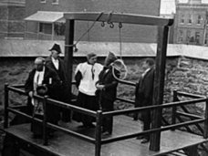 最悪な人生を送った5人の死刑執行人の歴史 ― 自らの親を処刑、自殺、依存症も…!