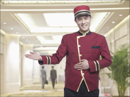 0123hotelman_top.jpg