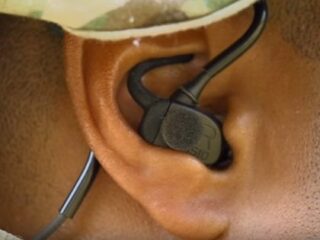 “超・地獄耳”が手に入るスマート補聴器「TCAPS」を米軍が実用化し兵士2万人に配備へ！
