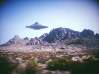 今月エリア51に米軍用機が集結、大規模演習が行われていた！ 対UFOエイリアン戦想定か… 何かが進行中！