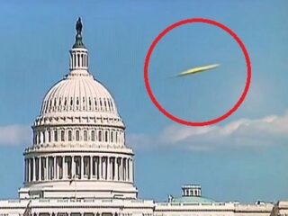 米連邦議会議事堂に「超くっきりゴールドUFO」出現！ FOXニュースのライブ映像で放送される！