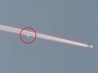 訓練中の戦闘機を追い回し、抜き去った“円盤型UFO”が激撮される！ 「飛行機雲がない…」やはり米軍は何かを隠している！