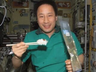 ウンコは最強の宇宙食？NASAはガチで人間の排泄物を食品に変える研究をしている!!