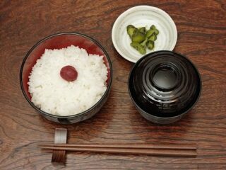 日本人が箸を横に置くのは霊界との「結界」を意味していた!? 知られざる箸文化の奥深さを徹底解説