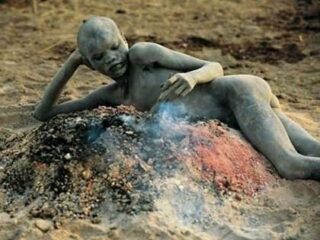 南スーダンの「ディンカ族」のかっこよさが圧倒的すぎる！ 漆黒の肌に抜群のスタイル！