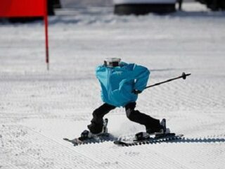 平昌で世界初の“ロボットスキー大会”も開催中、映像がヤバイ！ 竹島の守護神「テコンV」も参加