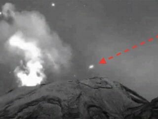 メキシコのUFO火山「ポポカテペトル」にまたもやUFOが突入！ 宇宙人の秘密基地確定！