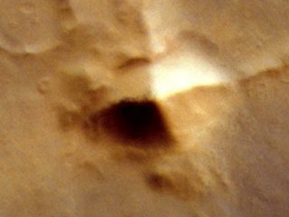 火星で3,000m級の超巨大ピラミッドが発見される!! ギザのピラミッドと酷似…宇宙人建設か