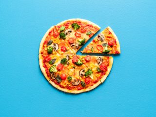 ピザは野菜、“青”は存在しない！ 海外で真実だと信じられている5つの奇妙な事柄