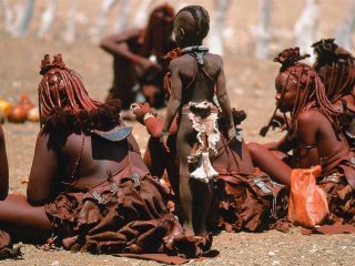 来客に妻を差し出すアフリカの部族が存在する？ 夫は外で野宿、妊娠しても問題なし!?