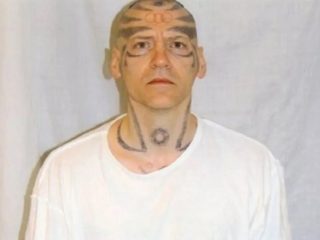 小指を噛み切り性器を切断…「死よりも酷い」最悪の刑務所で生き残った男