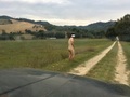 全裸の日本人、突如イタリアの野原にワープ!? リアル『テルマエ・ロマエ』事例か？