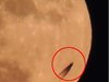 月明を横切る“謎の細長い黒影”が天体望遠鏡で撮影され、ネット上で話題騒然! 冷静な指摘もあるが…