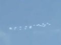 【衝撃】アメリカ上空に「異次元ポータル」が出現、大量のUFO艦隊が排出される！ 不気味に整列…地球侵略が目的か！